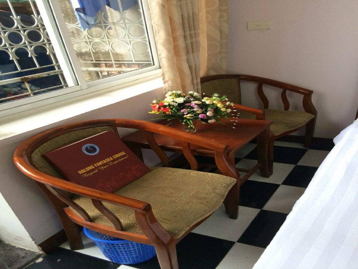 Nhà trọ Bluestar 2 *